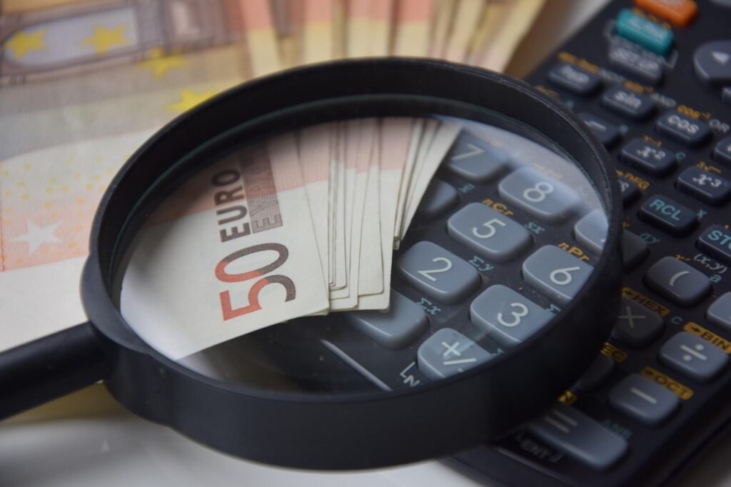 How to Save Money on Flights: Practical Travel Guide for